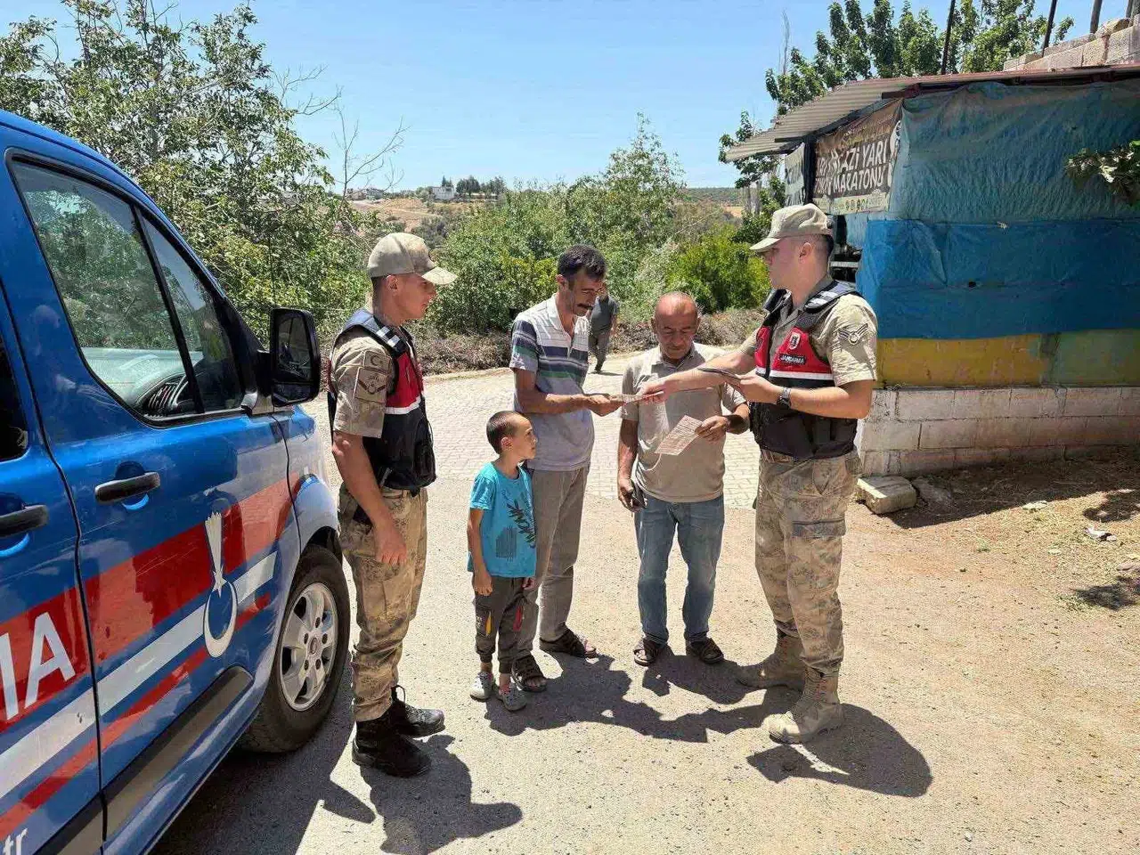 Kilis’te jandarmadan sıkı takip: Öğrencilerin güvenliği için direksiyon başında denetim