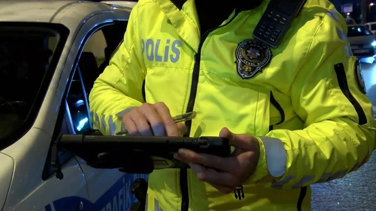 Polisten kaçarken servet ödedi: Motosikletli sürücüye ceza yağdı