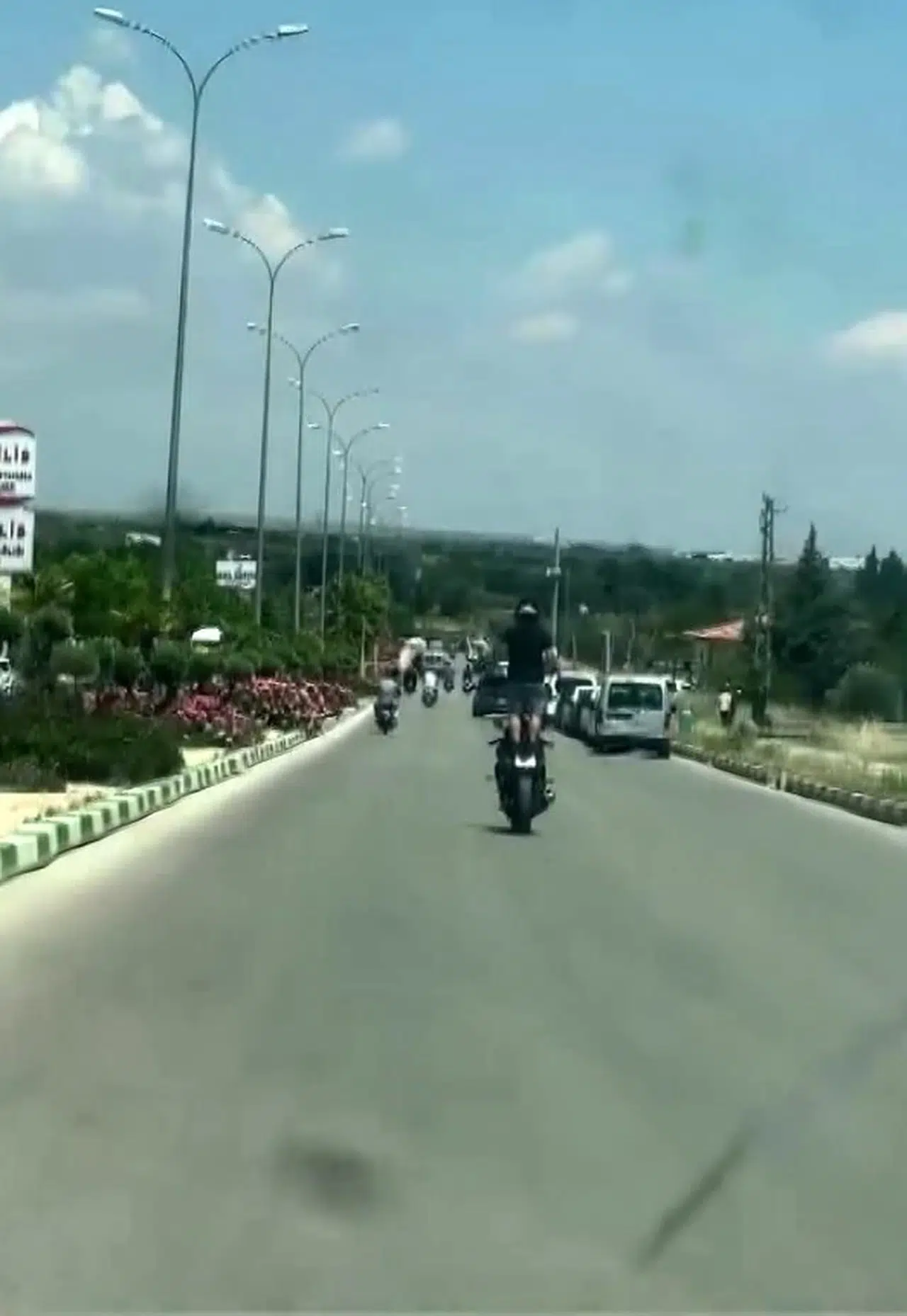 Kilis’te trafiği birbirine kattı: Akrobatik sürüşün bedeli ağır oldu