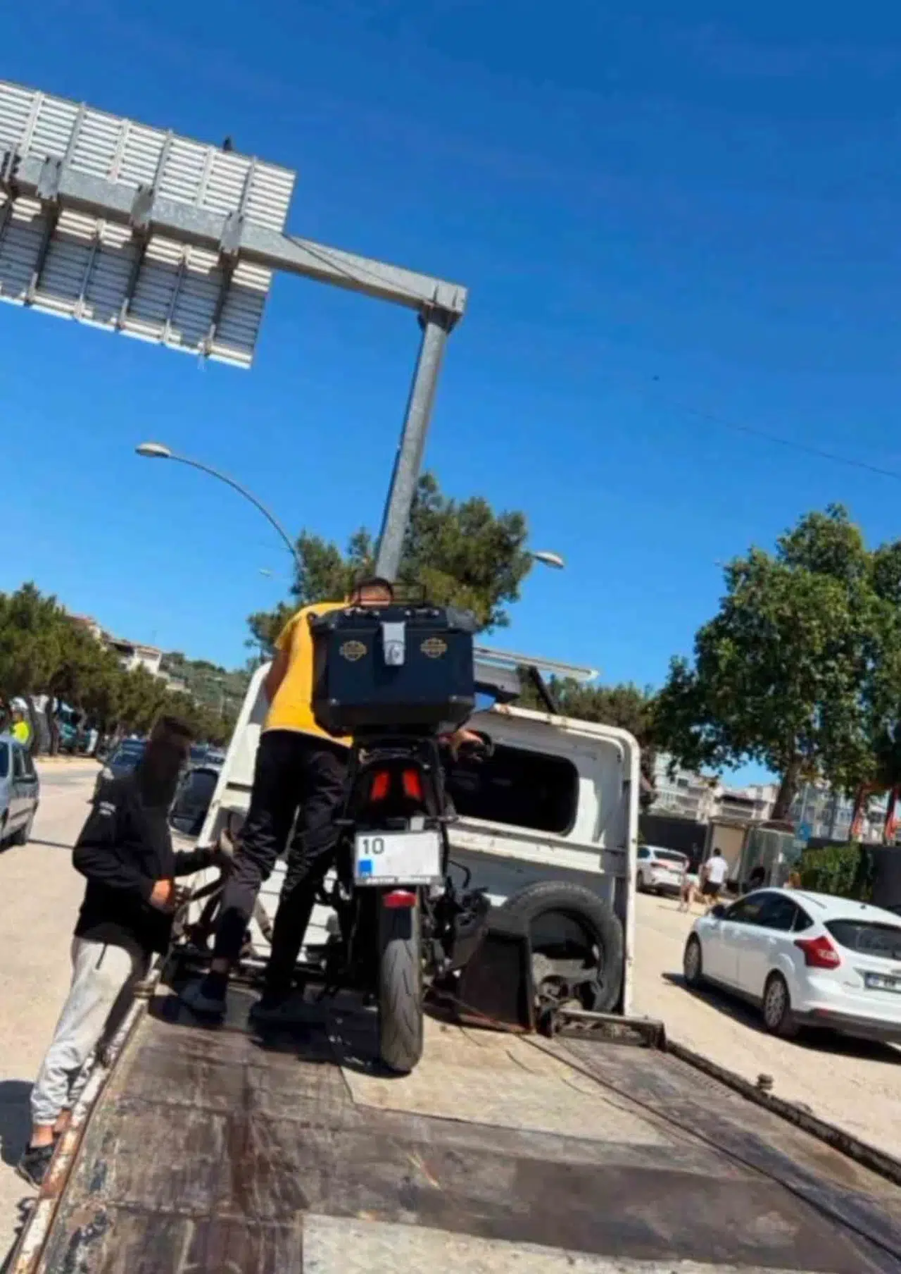 Polisten kaçışın bedeli ağır oldu: Ehliyetsiz sürücüye servet değerinde ceza