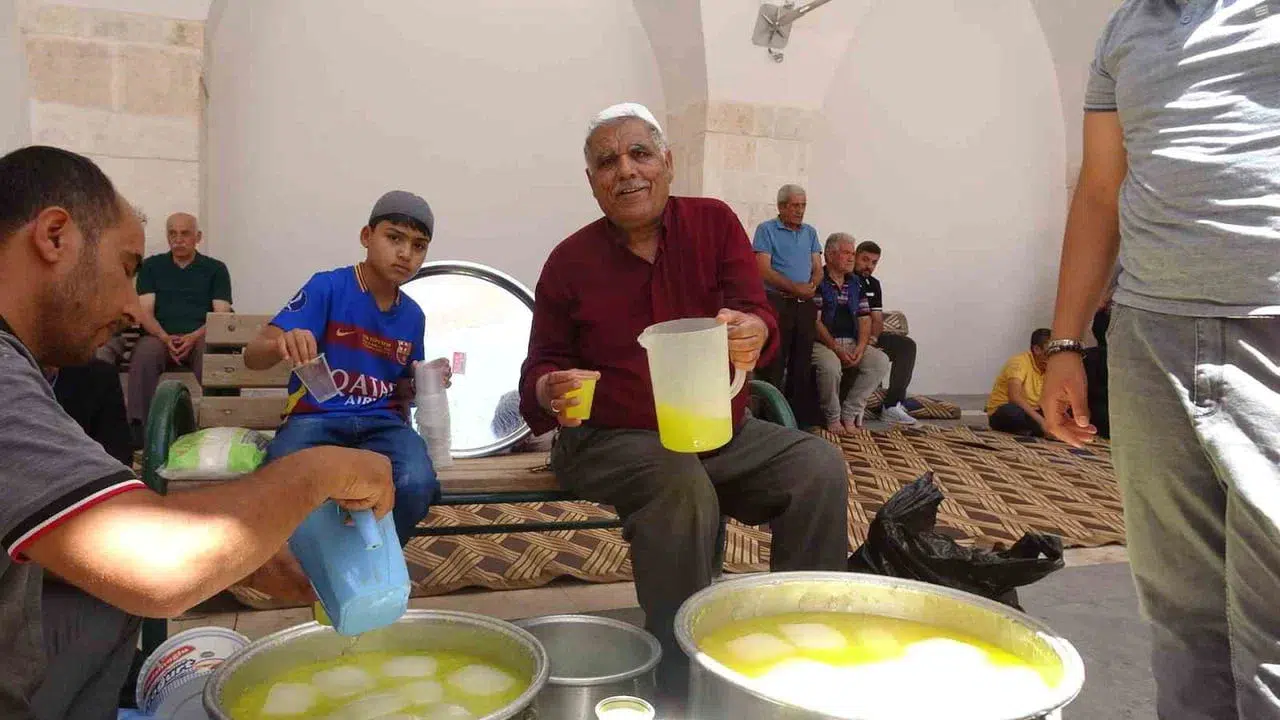 Kilis’te depremde hasar gören camiler yeniden ibadete açıldı