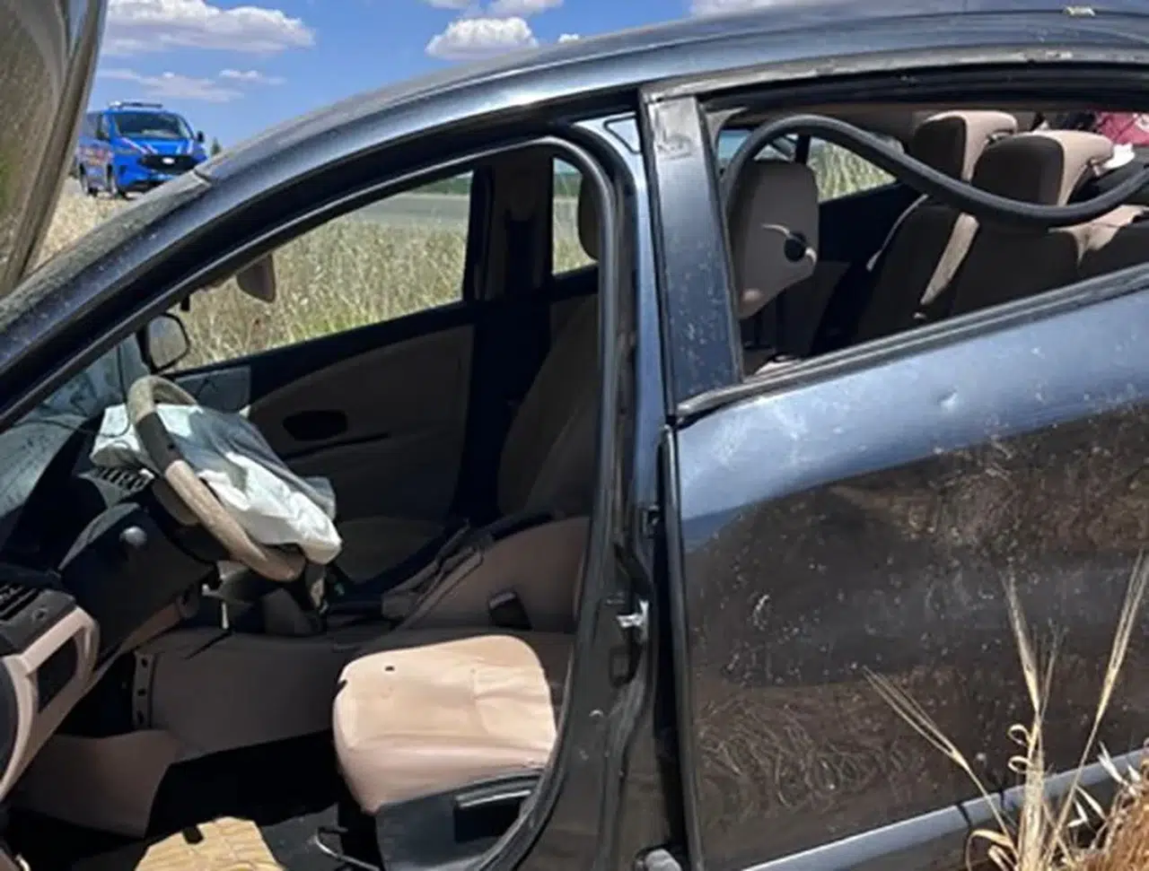 Kilis’te trafik kazası: otomobil şarampole devrildi, 2 yaralı