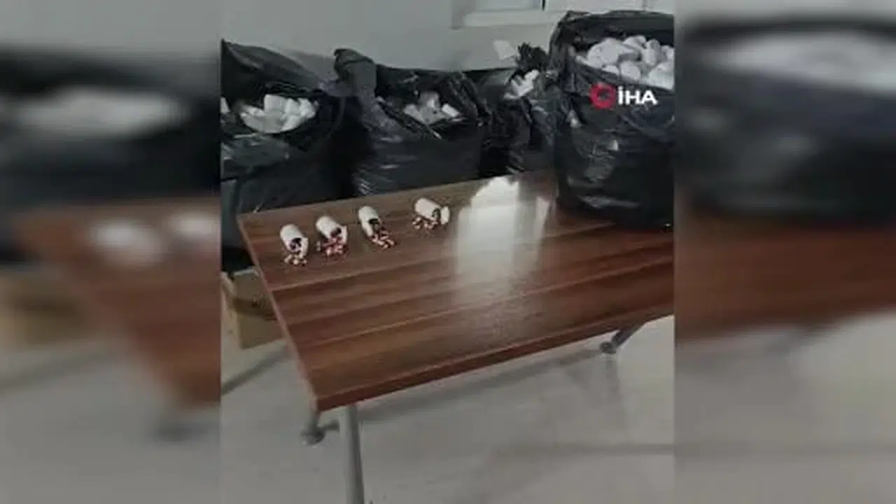 Bornova'da polisten kaçan araçta on binlerce uyuşturucu hap ele geçirildi