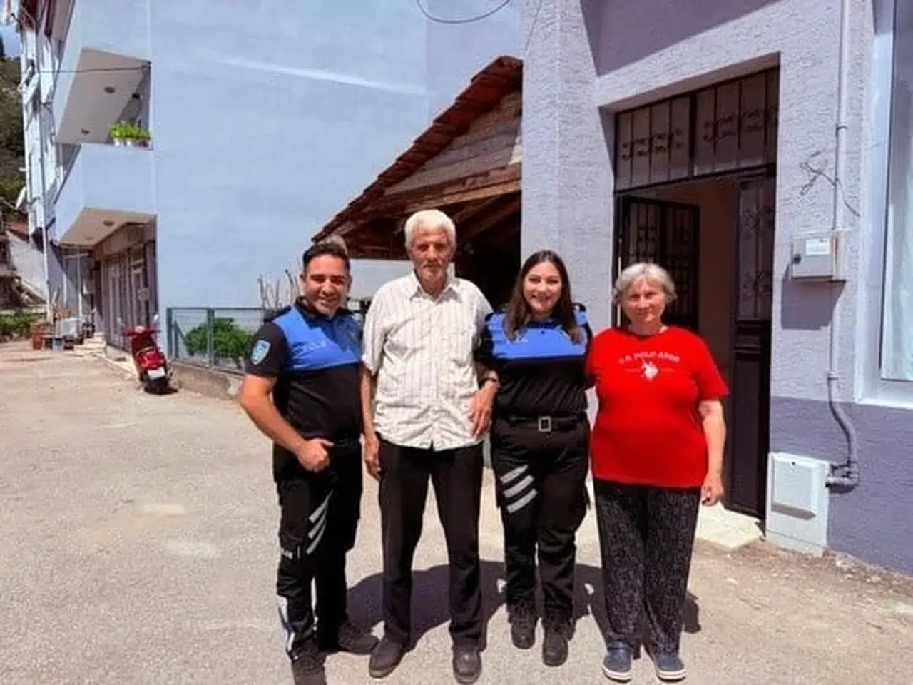 Bilecik'te polisten gazilere anlamlı vefa ziyareti