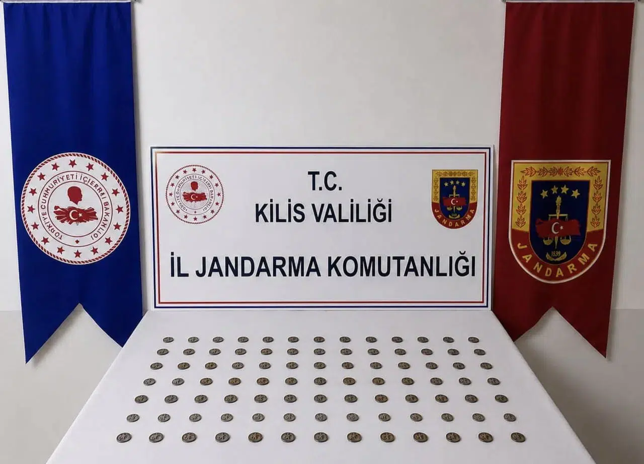 Kilis'te ticari takside tarihi eser niteliğinde 107 sikke ele geçirildi