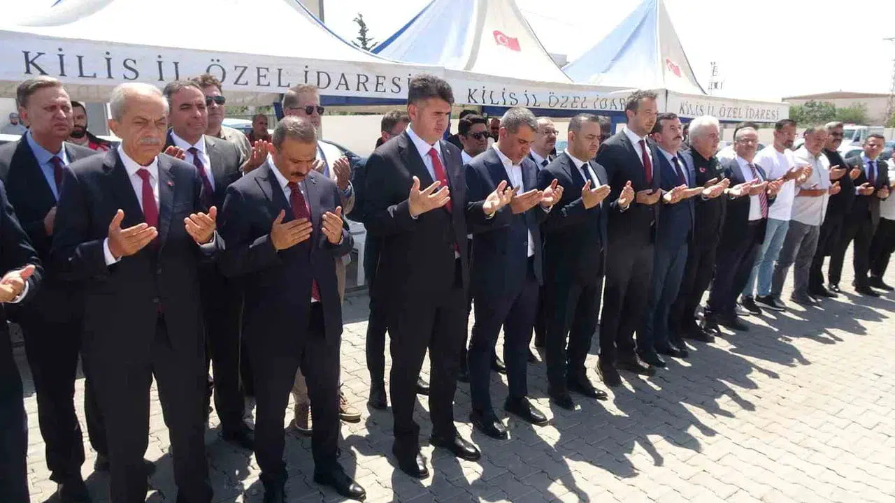 Kilis’te 15 temmuz parkı açıldı, fidanlar toprakla buluşturuldu