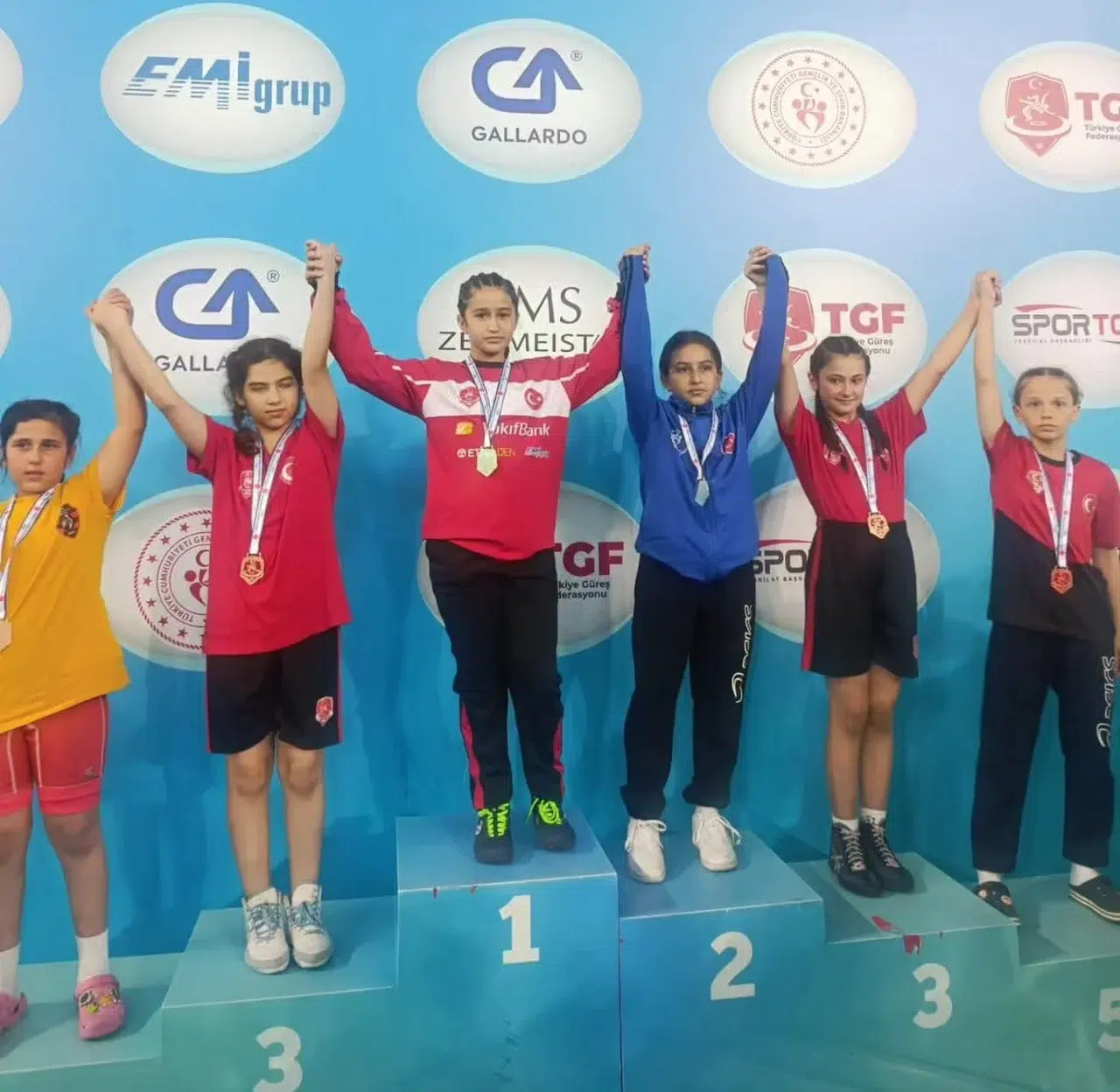 Besni'li sporcu damla akdağ, u-10 kategorisinde türkiye şampiyonu oldu
