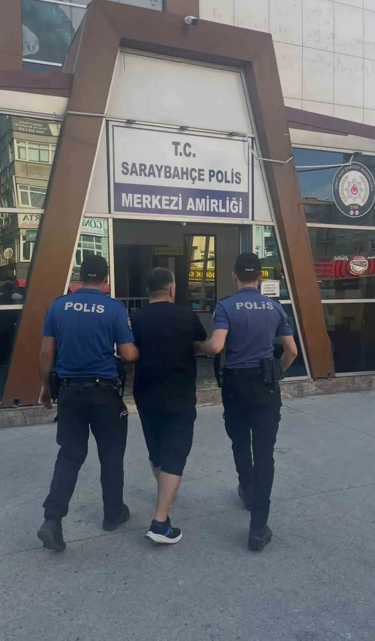 Polisten kaçan iki şahıstan biri hükümlü, diğerine yüksek ceza uygulandı