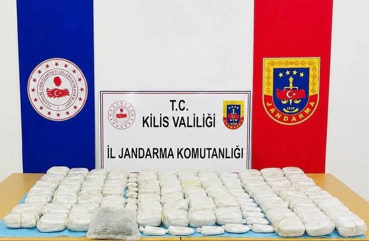 Kilis'te jandarma operasyonda büyük uyuşturucu yakaladı