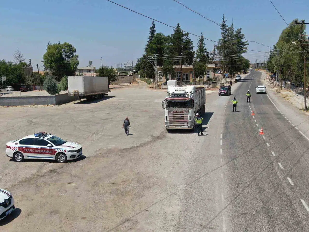 Kilis'te drone ile trafik denetimleri güvenliği artırıyor