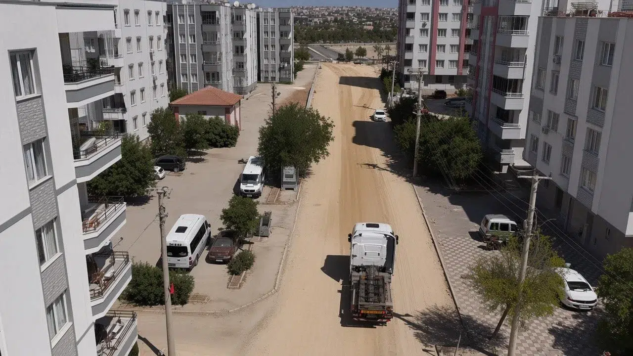 Kilis'te asfalt çalışmaları devam ediyor: Ulaşım konforu artıyor