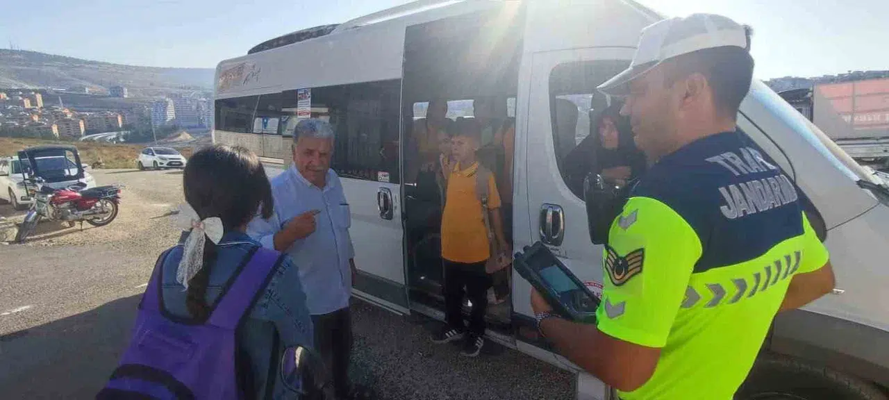 Kilis'te jandarma ekipleri motosiklet ve okul servisleri için denetimlerini yoğunlaştırdı