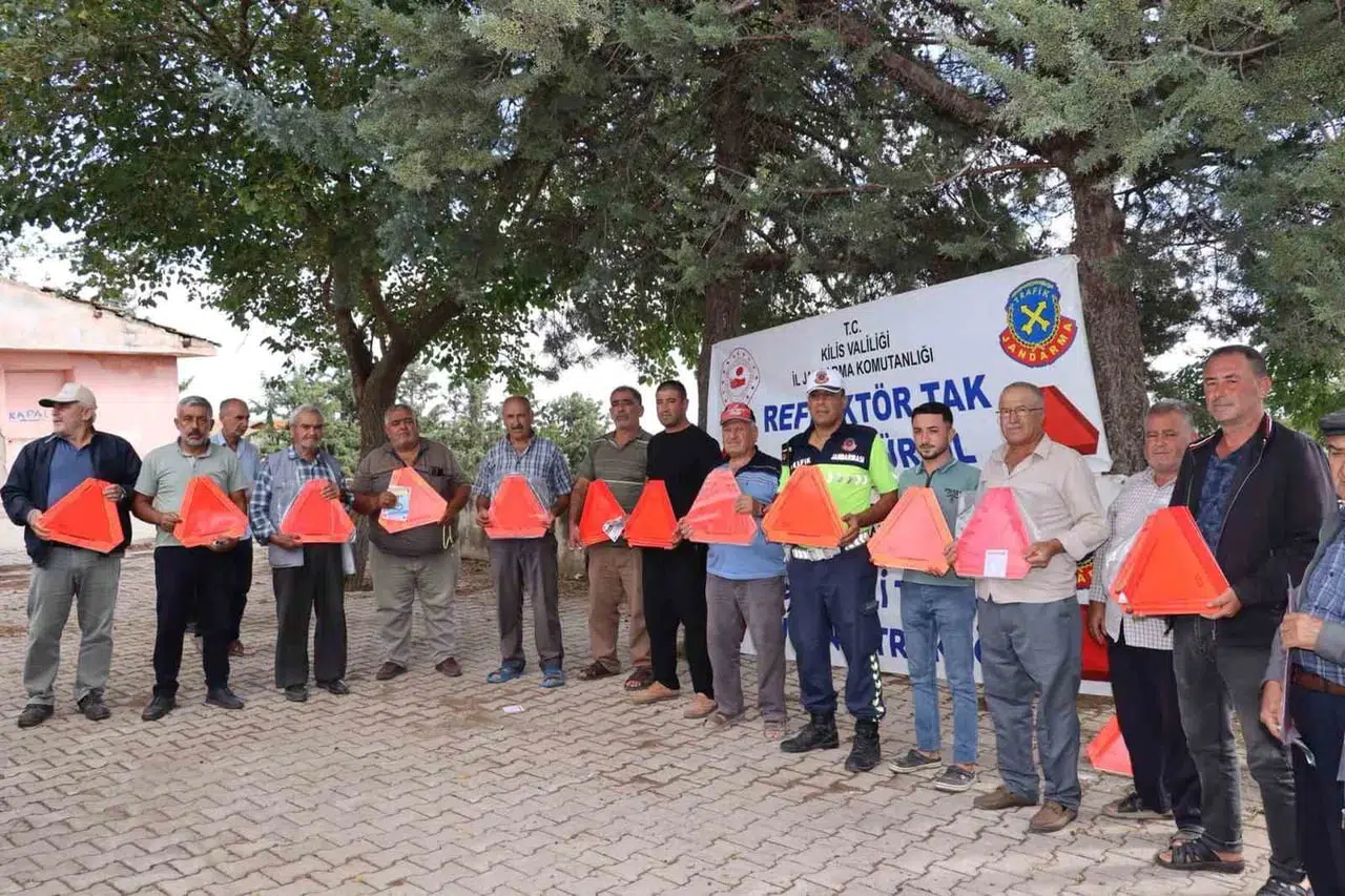 Kilis'te traktör sürücülerine güvenli tarım eğitimi verildi