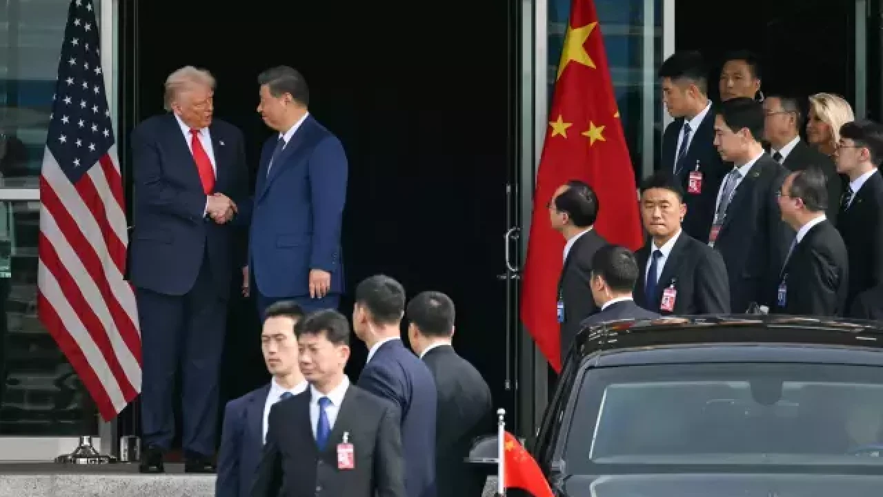 Trump ve Şi el sıkıştı: Ticarette yeni dönem başlıyor!