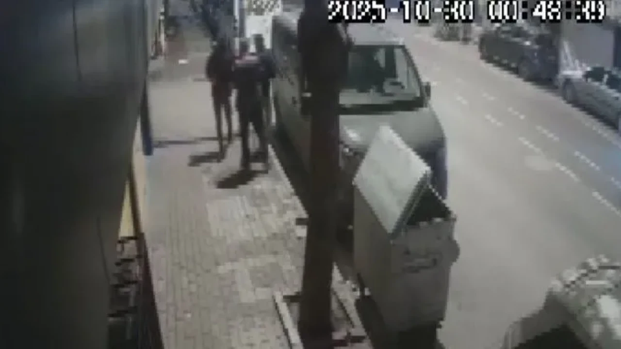 Önce müsaade istedi, sonra restorana dehşet saçtı!