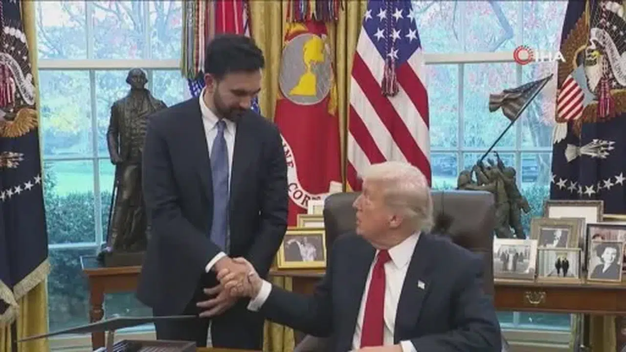 Müslüman Başkan'dan cesur hareket! Trump'ın gözünün içine baka baka 'Faşist' dedi!