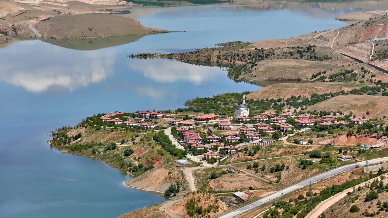 Çöpler Altın Madeni’nin kapalı kalması İliç’te hayatı durma noktasına getirdi