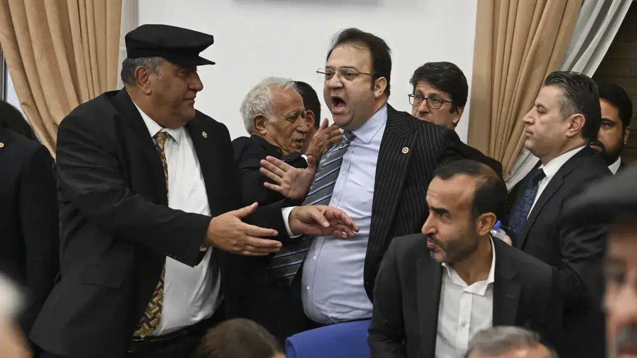 CHP’li vekilden kendi partisine zehir zemberek söz…