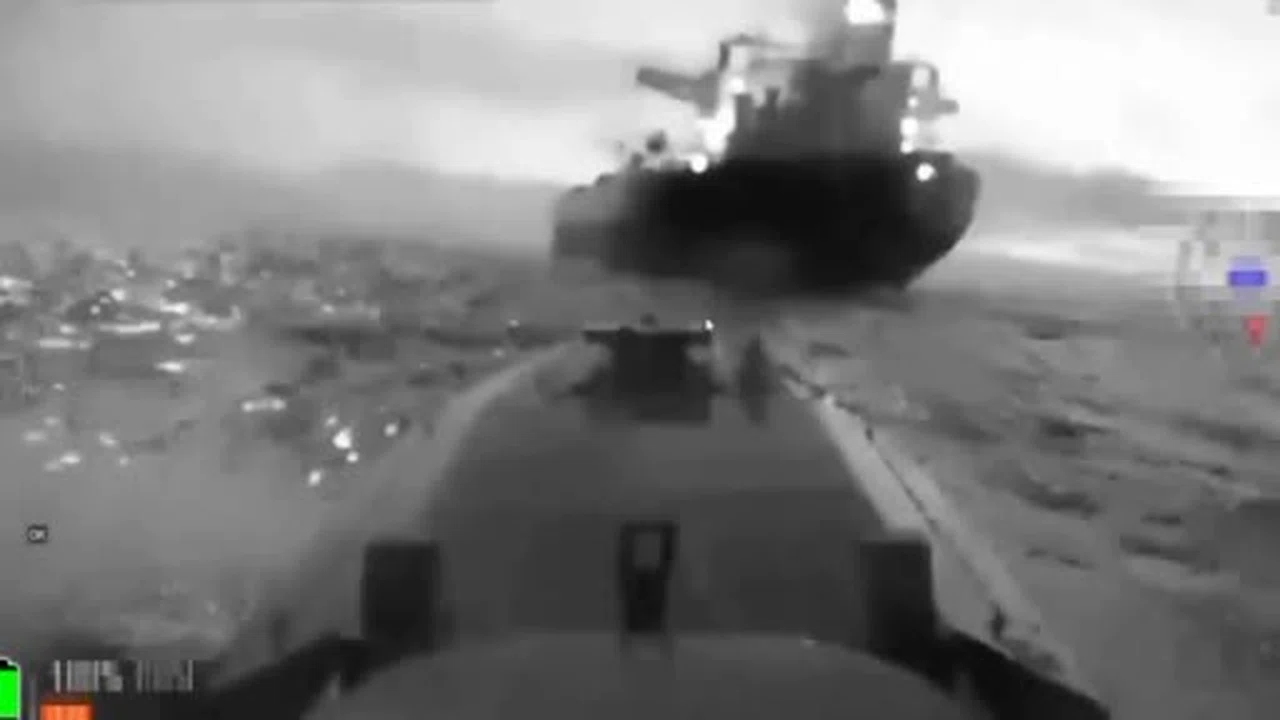 Karadeniz’deki geminin vurulma anı saniye saniye kamerada...