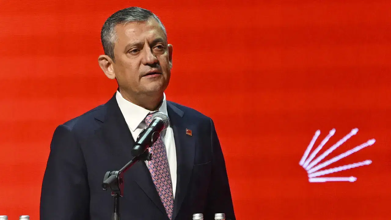 CHP 39. Kurultay ateşli başladı! Özgür Özel’den iddialı genel başkanlık çağrısı