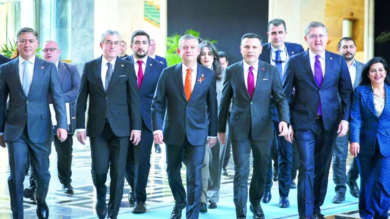 Özel’in koruduğu isimler iddiaların merkezinde: CHP’nin ‘A Takımı’ fırtınası!