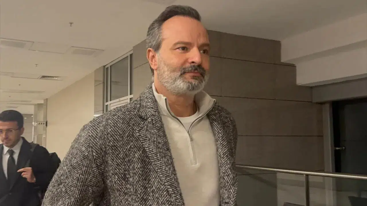 Şifre verildi, isimler ortaya saçıldı: Ela Rümeysa Cebeci’yle mesajları ifşa olmuştu, Timur Savcı yakın mercekte!