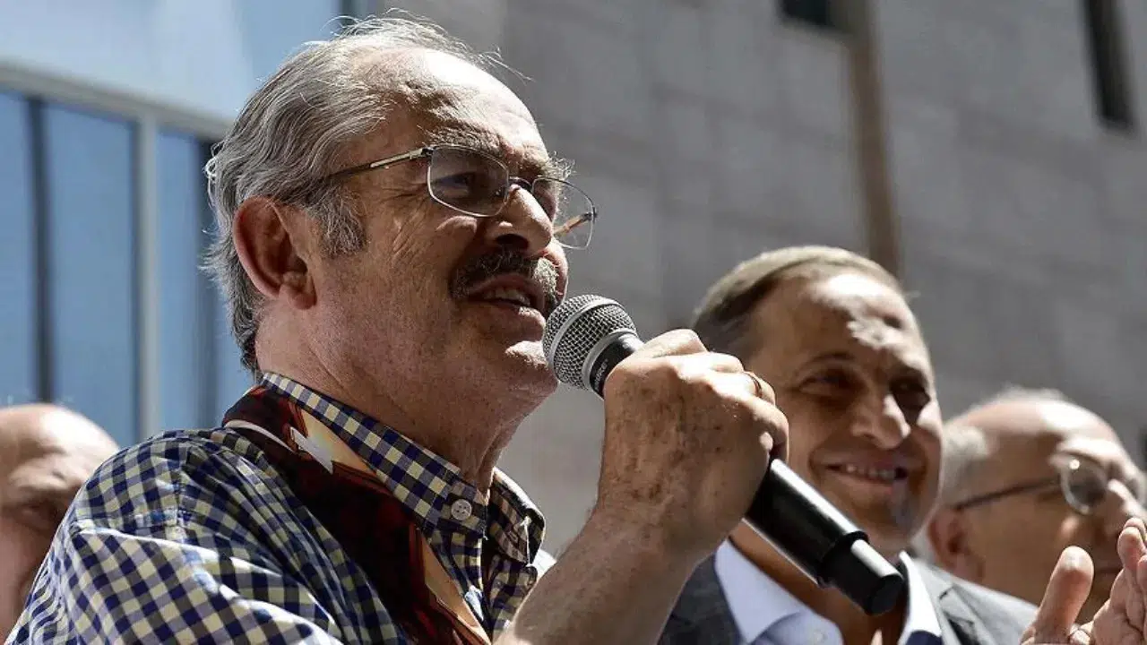 Yılmaz Büyükerşen'den sürpriz veda: 'Siyasetten emekliyim'