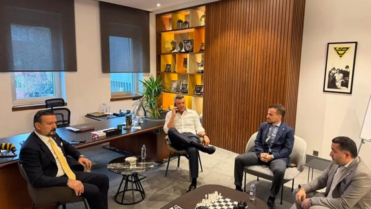 Sadettin Saran serbest kalır kalmaz bakın nereye gitti!