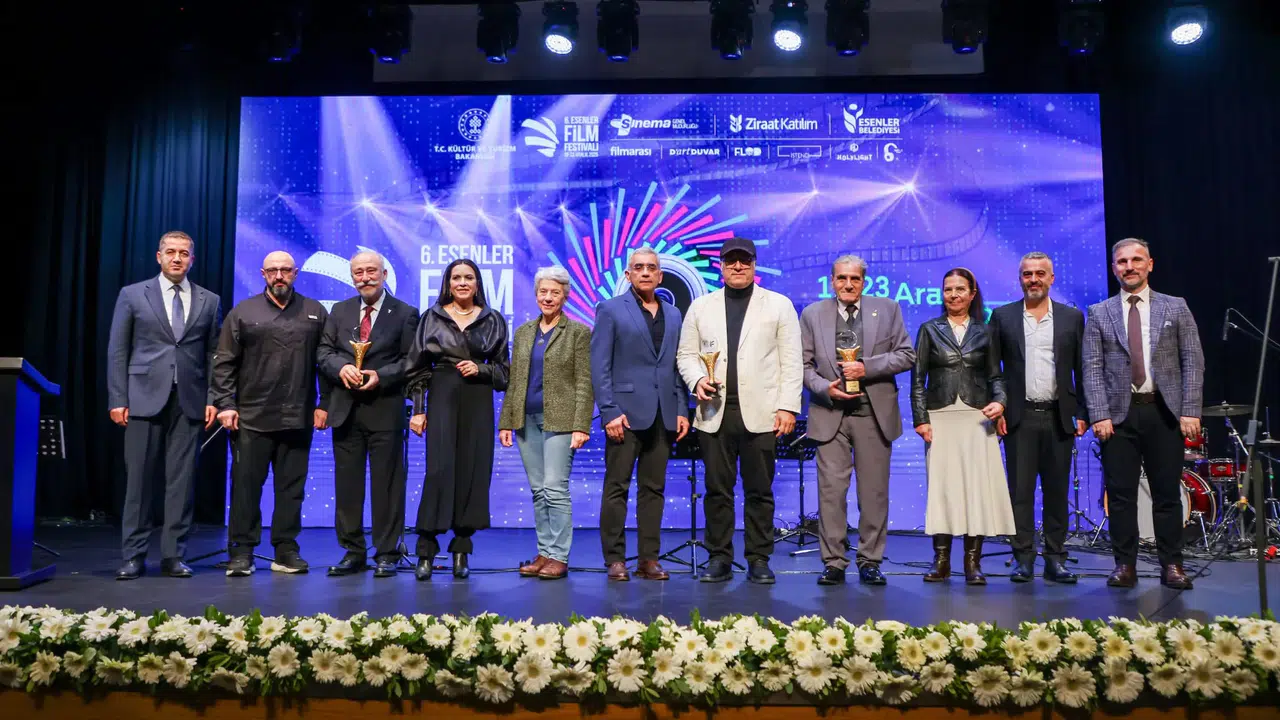 6. Esenler Film Festivali onur ödülleriyle görkemli bir açılışla başladı
