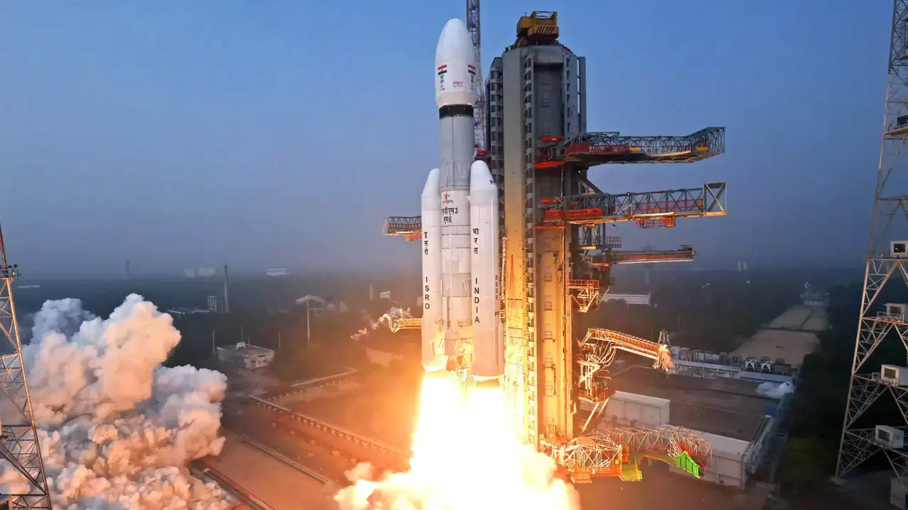 Space X'e meydan okuyor: Dünya'nın en büyük ticari uydusu yörüngeye fırlatıldı!