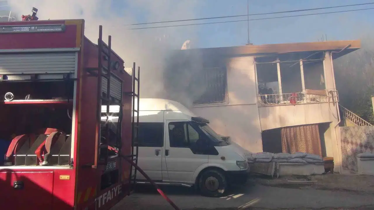 Sobadan çıkan alev evi, çocuklardan gelen acı haber yürekleri sardı!