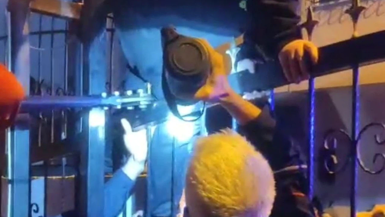 Demir korkuluk bacağına saplandı: Adana’da küçük çocuk ölümden döndü!