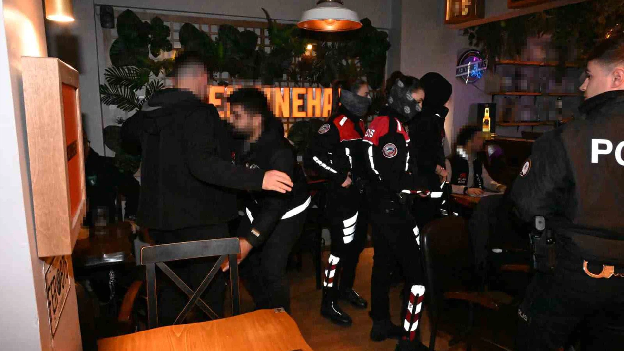 Barlar sokağına polis freni: İzmit gecelerine sıkı denetim!