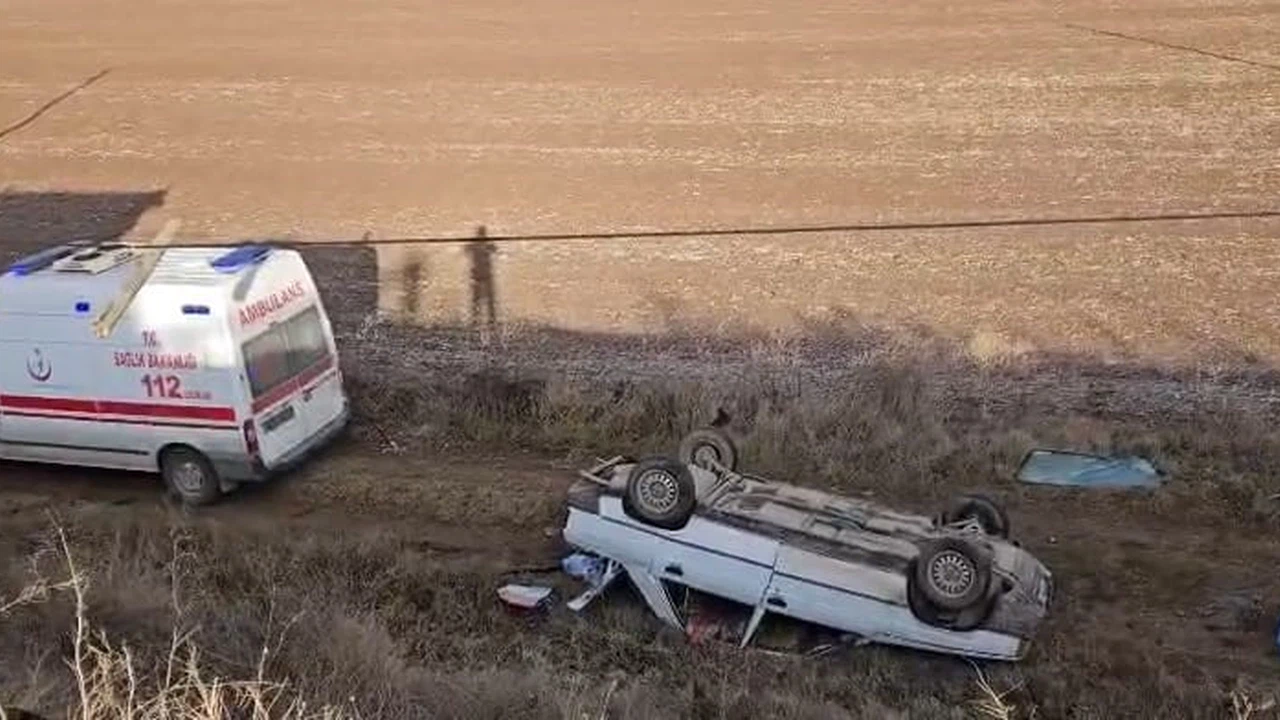 Cenazeye giderken kaza: Çorum'da otomobil tarlaya uçtu!