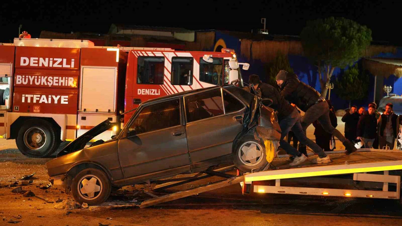 Denizli’de yol değil çarpışma hattı... Bir frenle başladı, beş araçlık kaosa dönüştü!