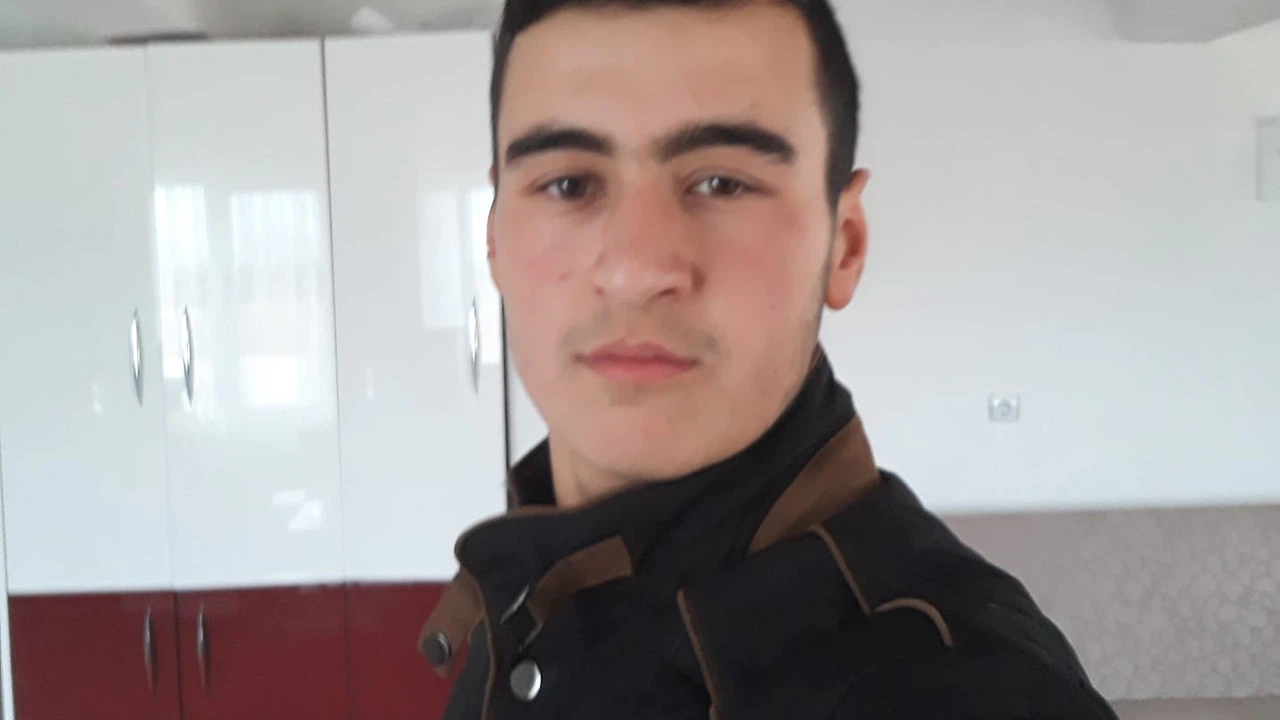 Yem kırma makinesinde çalışan gencin acı sonu!