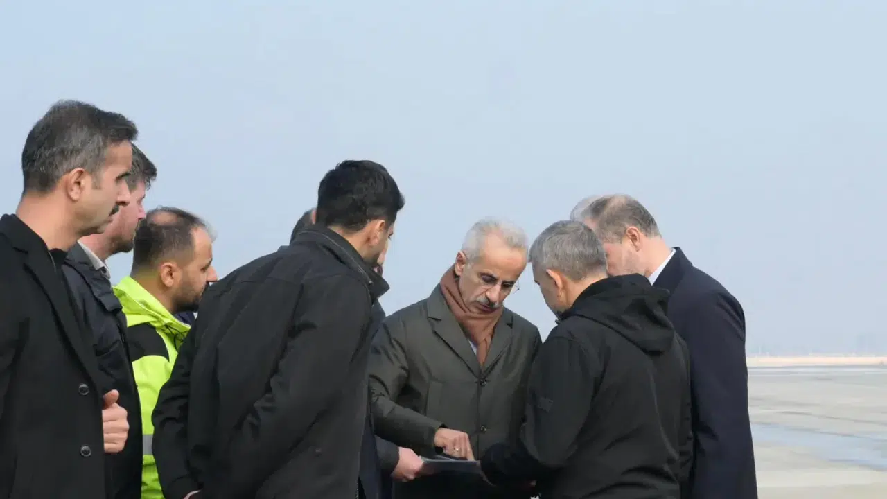 Bakan Uraloğlu’ndan Hatay’a ulaştırma hamlesi! Havalimanı yenileniyor, hızlı tren geliyor