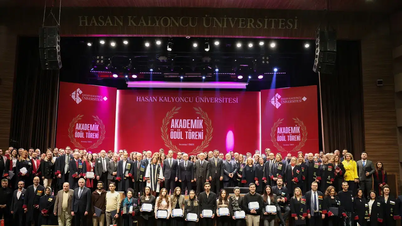 Hasan Kalyoncu Üniversitesi’nde akademik başarılar ödüllerle taçlandırıldı