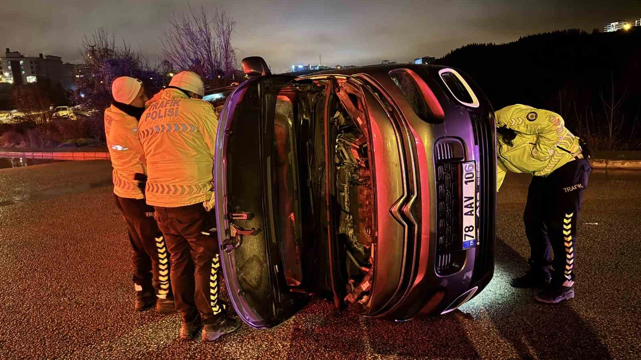 Karabük’te film gibi kaza! Sürücü sırra kadem bastı...