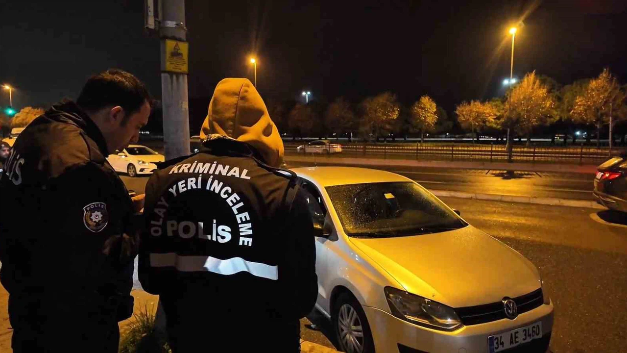 İstanbul sahilinde polis camı tıklattı, korkunç gerçek ortaya çıktı: Park halindeki araçta gizemli ölüm!
