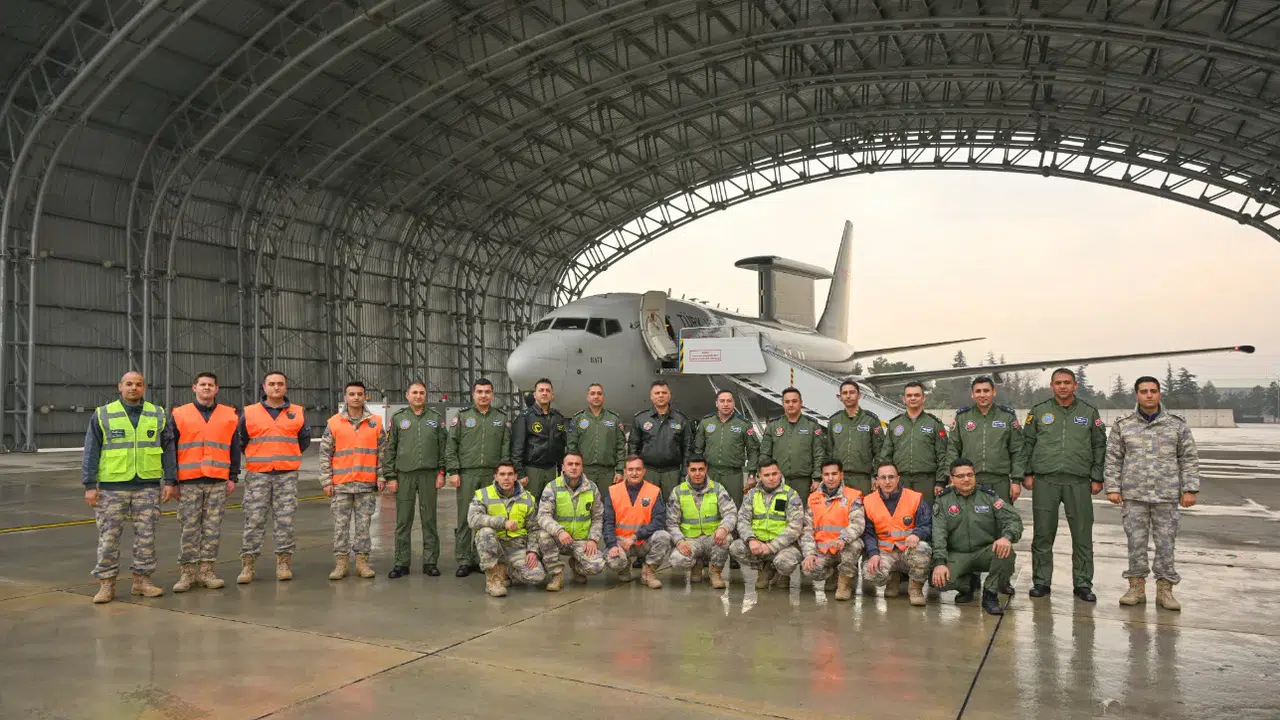 Doğu Akdeniz'de güç gösterisi: Türk jetleri Kıbrıs güneyinde!