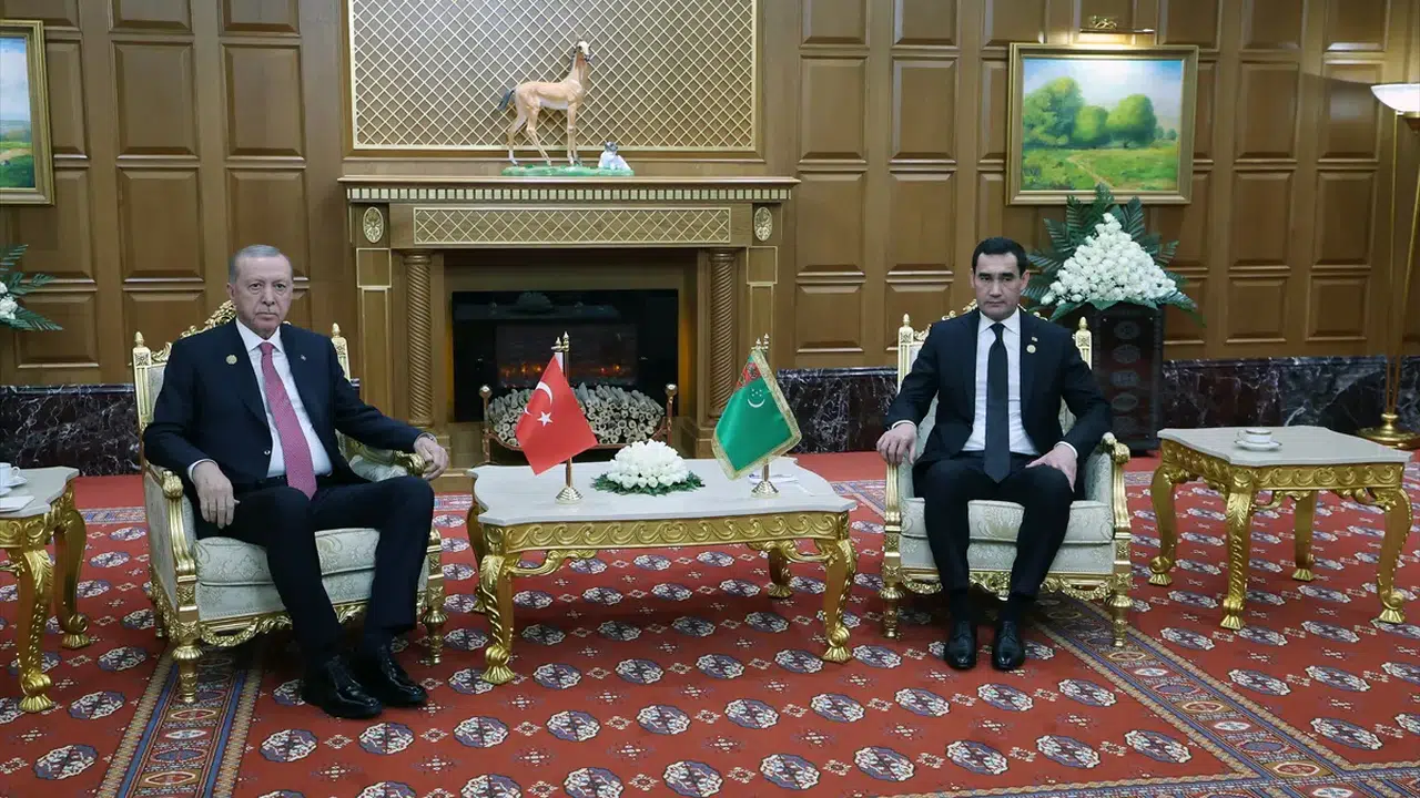 Aşkabat’ta dostluk mesajı: Erdoğan ve Türkmen liderden sıcak temas!