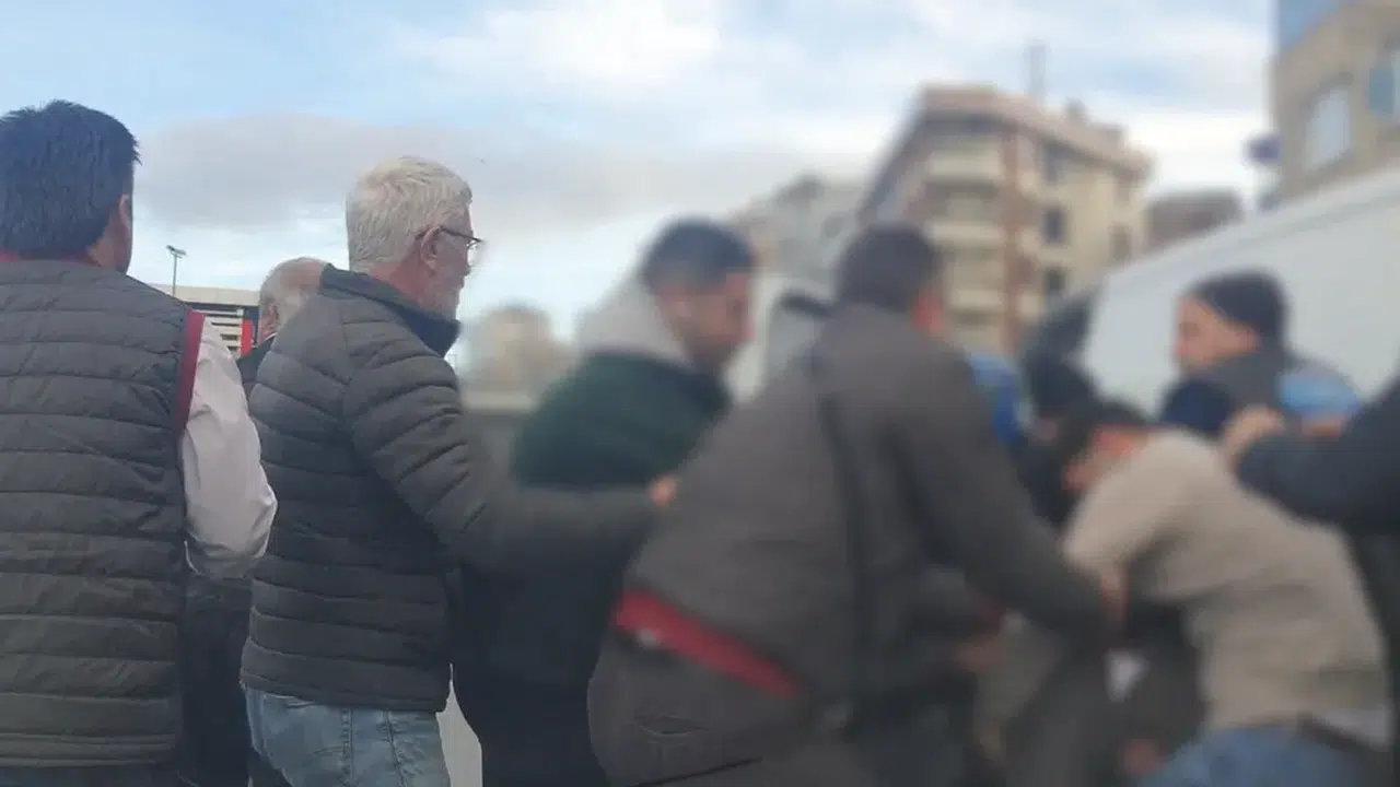 İstanbul’da trafik magandalığı: Yumruklar havada uçuştu!