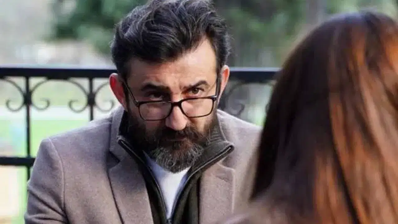 Necip Memili 'Eşref Rüya' hesabını neden takipten çıktı, diziden ayrılıyor mu? Reyting liderinde beklenmedik kriz!