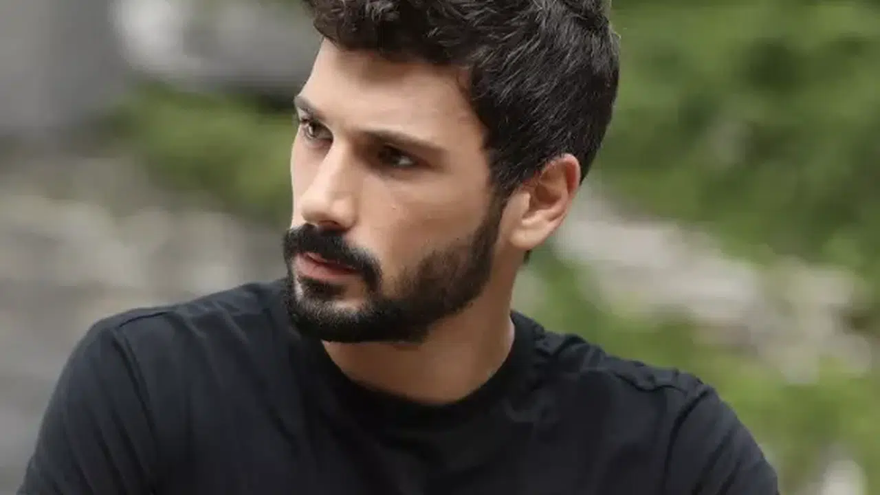 Deniz Can Aktaş biyografisi: Kaç yaşında, boyu, aslen nereli, dizi ve filmleri? Modellikten sinema kariyerine bakış!