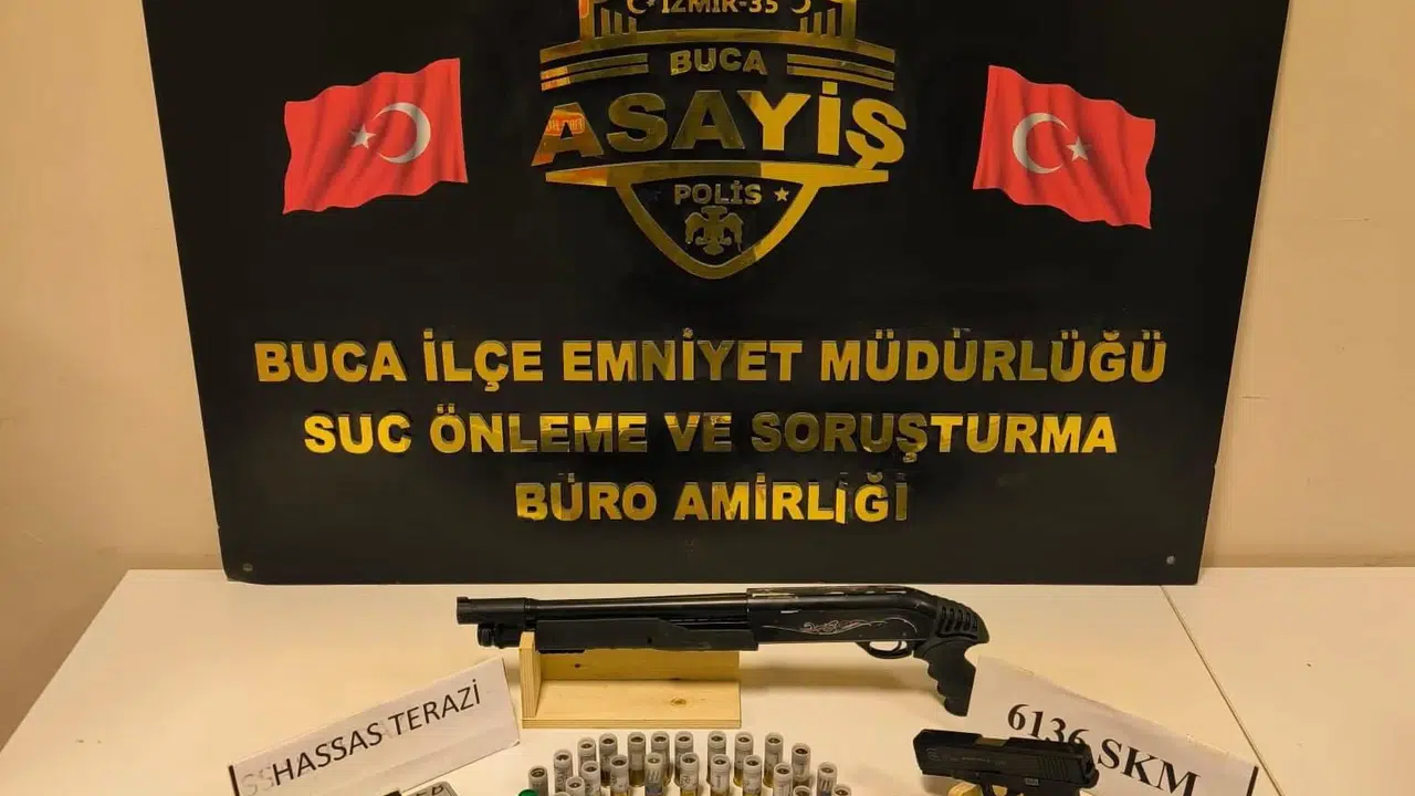 Buca’da nefes kesen operasyon! Ruhsatsız tabanca ve tüfek ele geçirildi