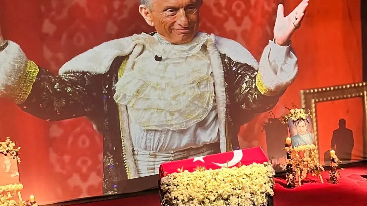 Duayen tiyatrocu Haldun Dormen son yolculuğuna uğurlanıyor: Vasiyeti yerine getirildi