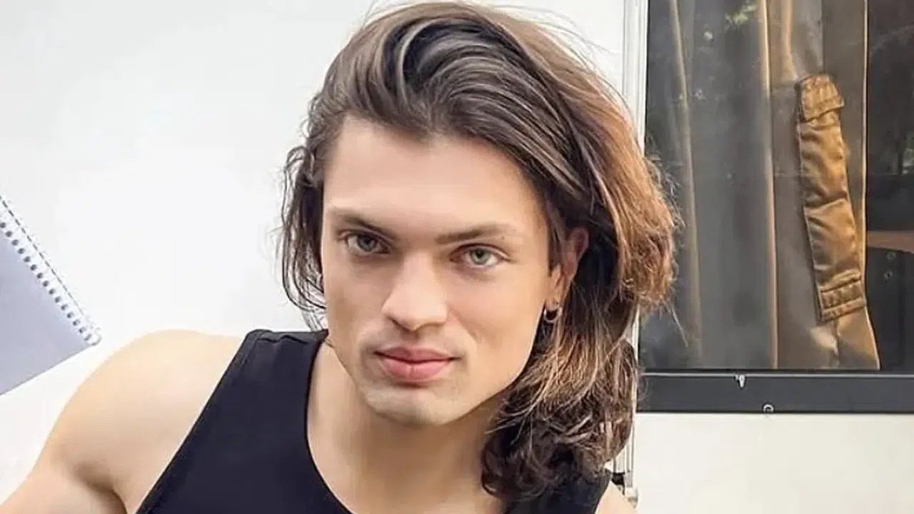 Survivor Onur Alp Çam ne iş yapıyor, model mi, yaşı kaç, aslen nereli? WWE başarısıyla dikkat çekti