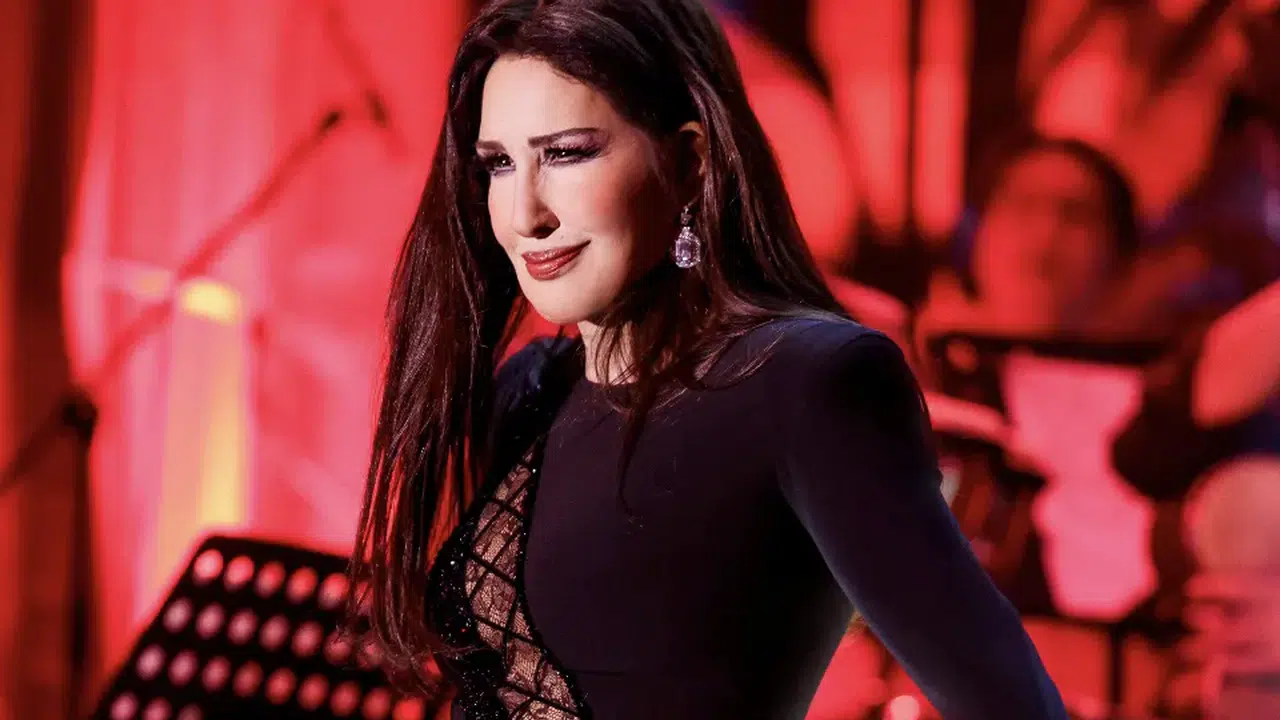 Tıklım tıklım dolu salonda Nükhet Duru fırtınası esti