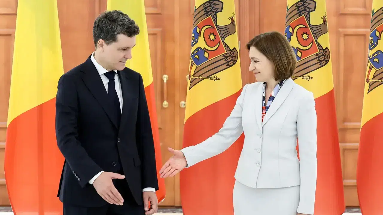 Avrupa’da fay hattı kırılıyor: Moldova Romanya’ya birleşmeye hazır!